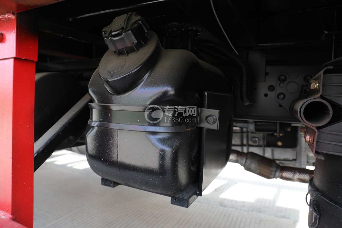 飞碟奥驰V6重载蓝牌平板车空滤
