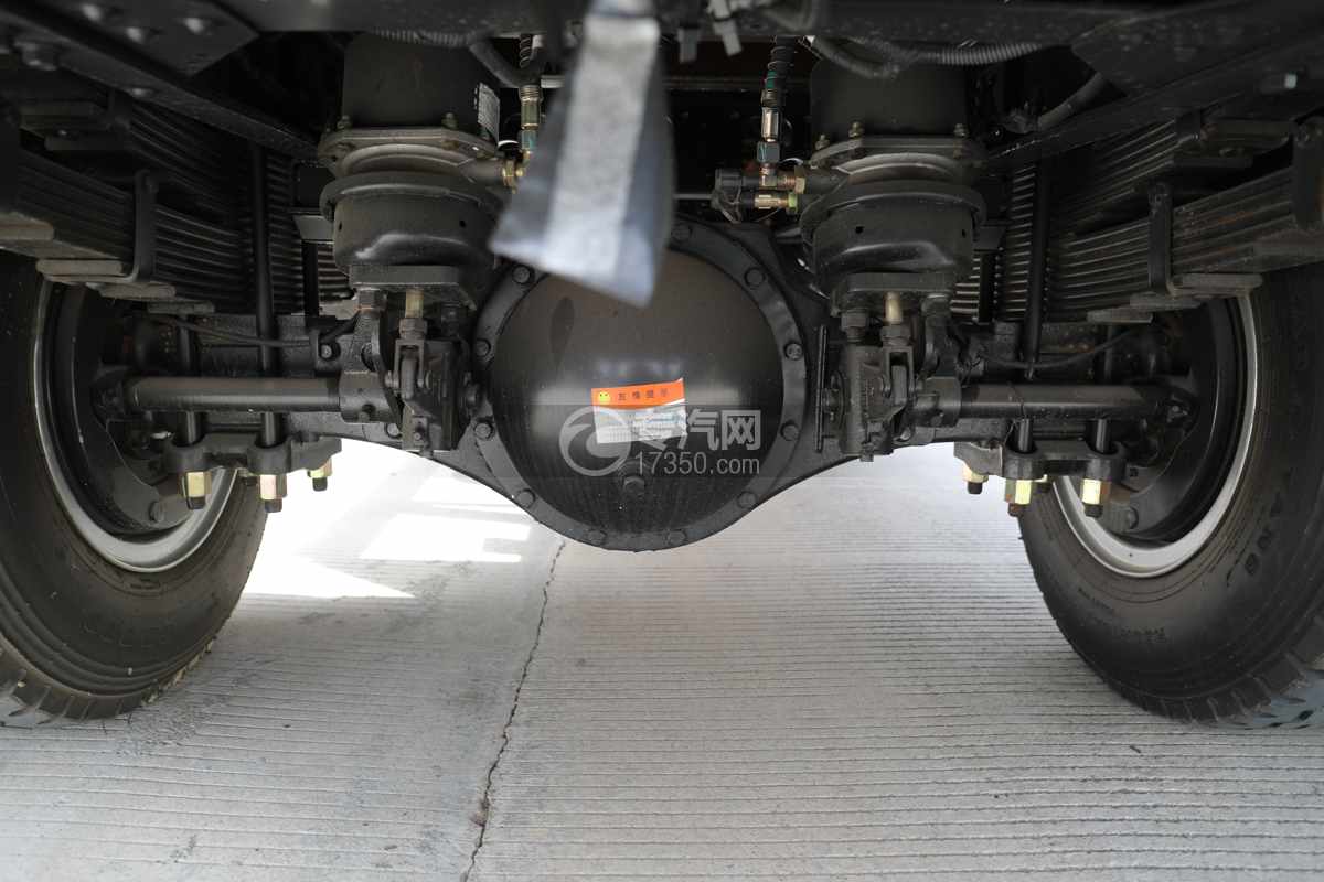 飞碟奥驰V6重载蓝牌平板车后桥