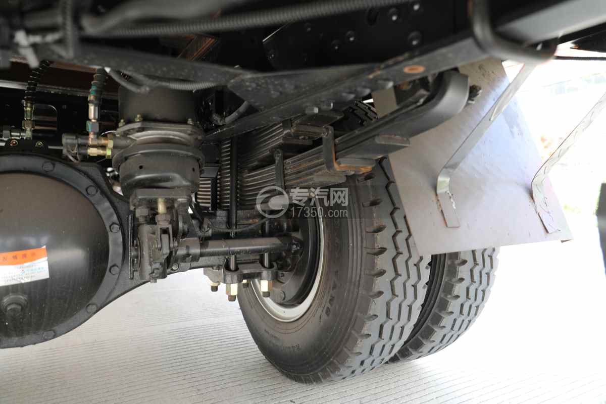 飞碟奥驰V6重载蓝牌平板车弹簧钢板