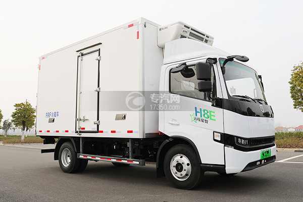 吉利远程H8E纯电动冷藏车(120度电)右前45度图