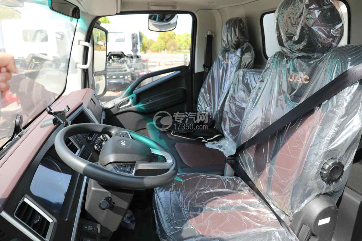 江淮帅铃ES6纯电冷藏车（100.46 kwh)驾驶室座椅