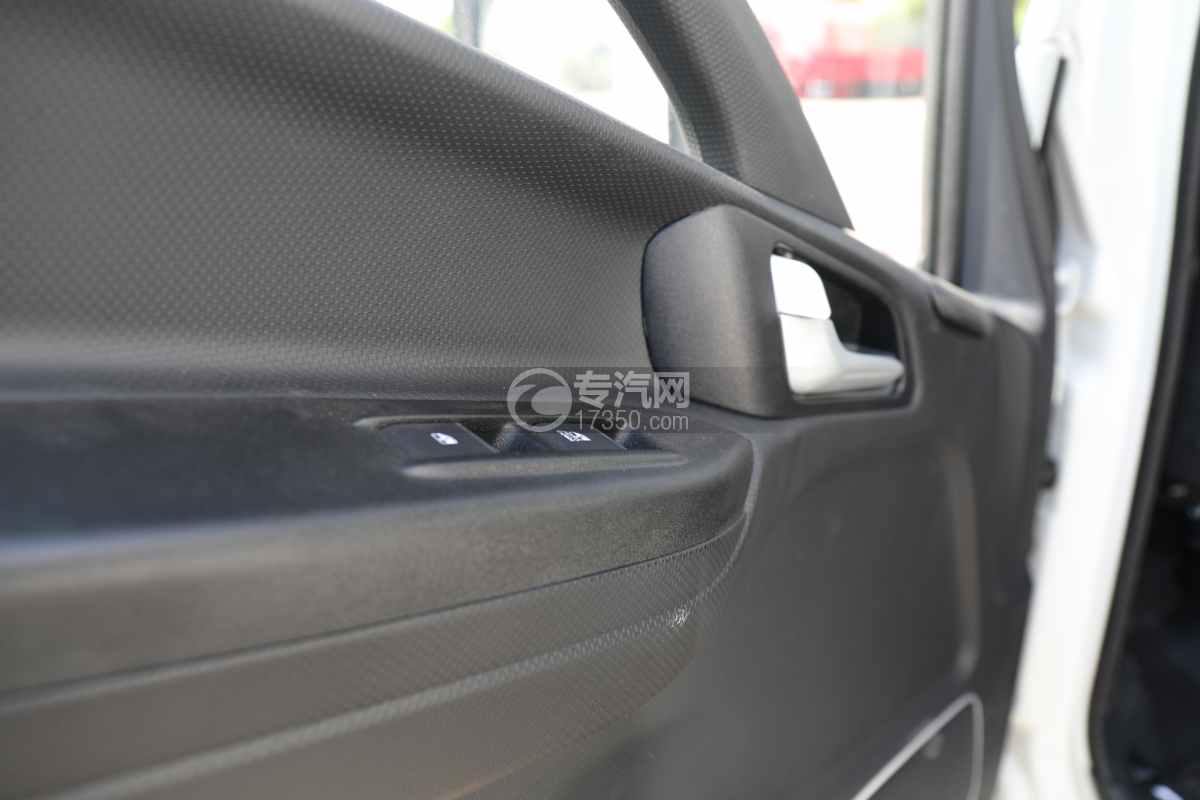 江淮帅铃ES6纯电冷藏车（100.46 kwh)门扶手