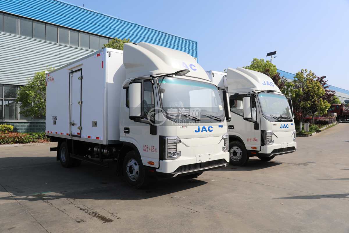 江淮帅铃ES6纯电冷藏车（100.46 kwh)双车图