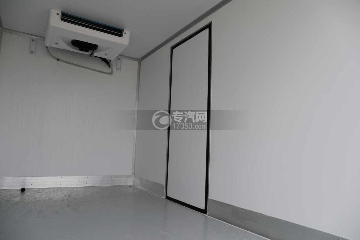 吉利F1E纯电动冷藏车箱体内部细节图