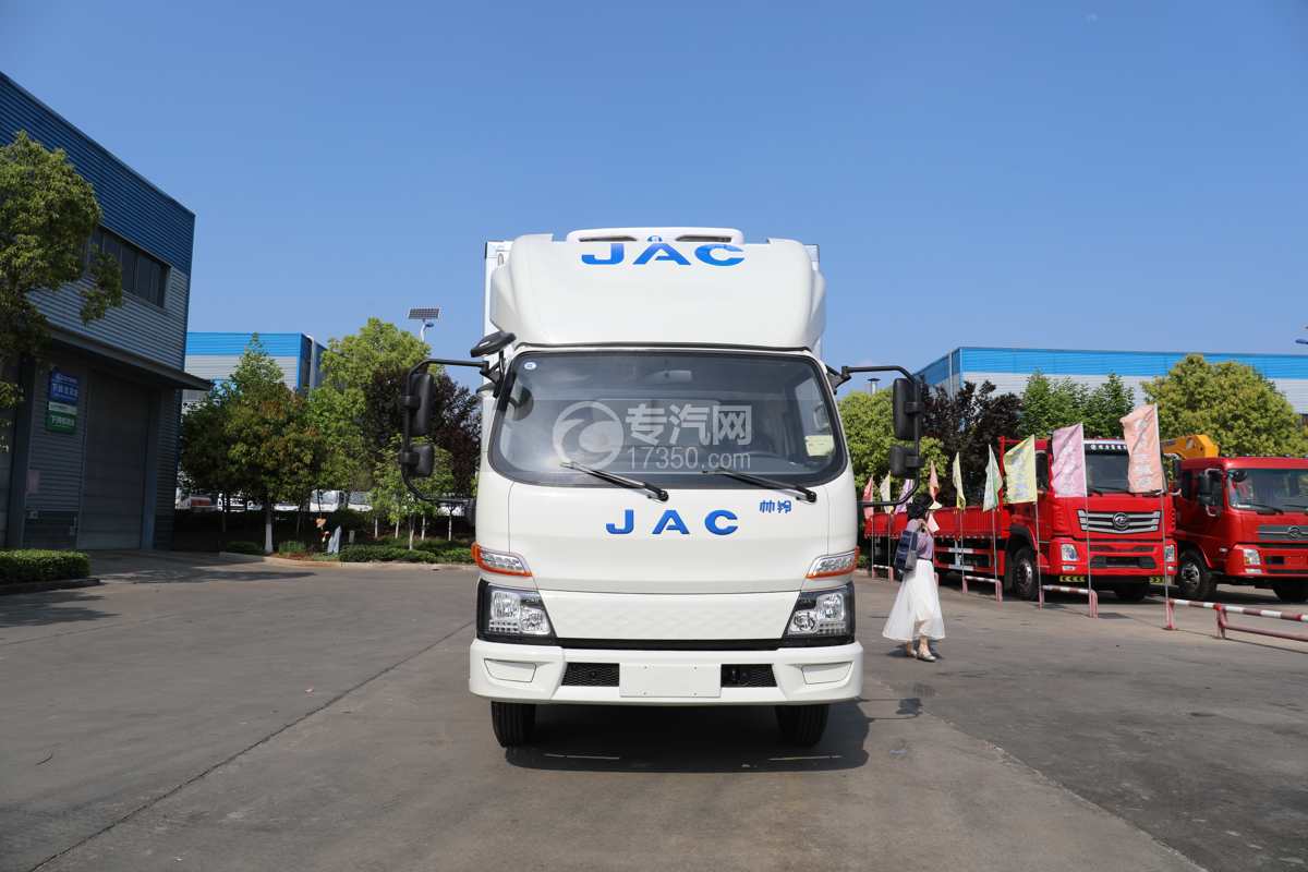 江淮帅铃EV5-100.46Kwh纯电动冷藏车正面图