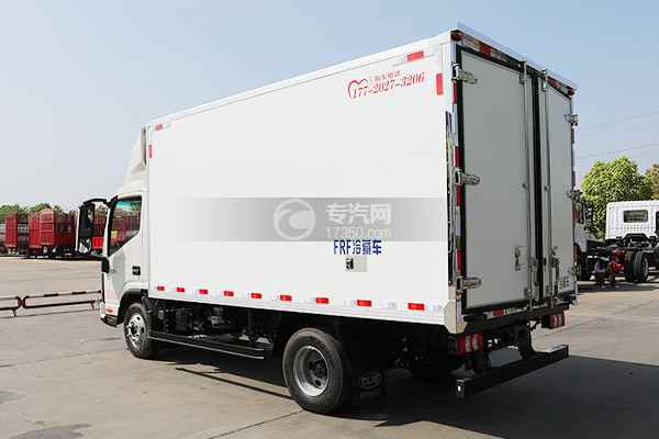 江淮帅铃ES6纯电动冷藏车（100.46 kwh)侧后方图