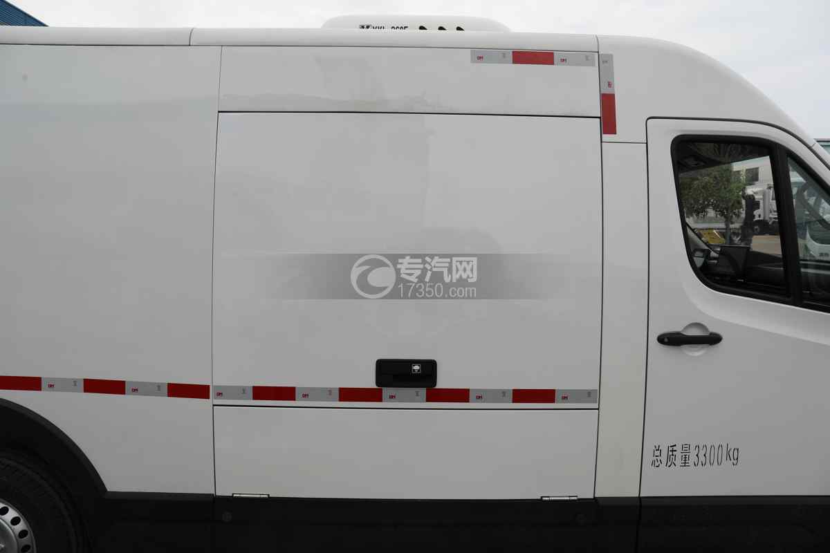 江淮Vαn宝路7.5方-63.75Kwh领航版纯电动冷藏车侧开门