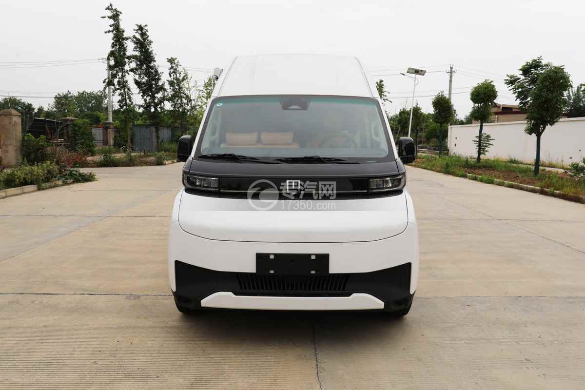 吉利超级VAN纯电动宿营车正面图