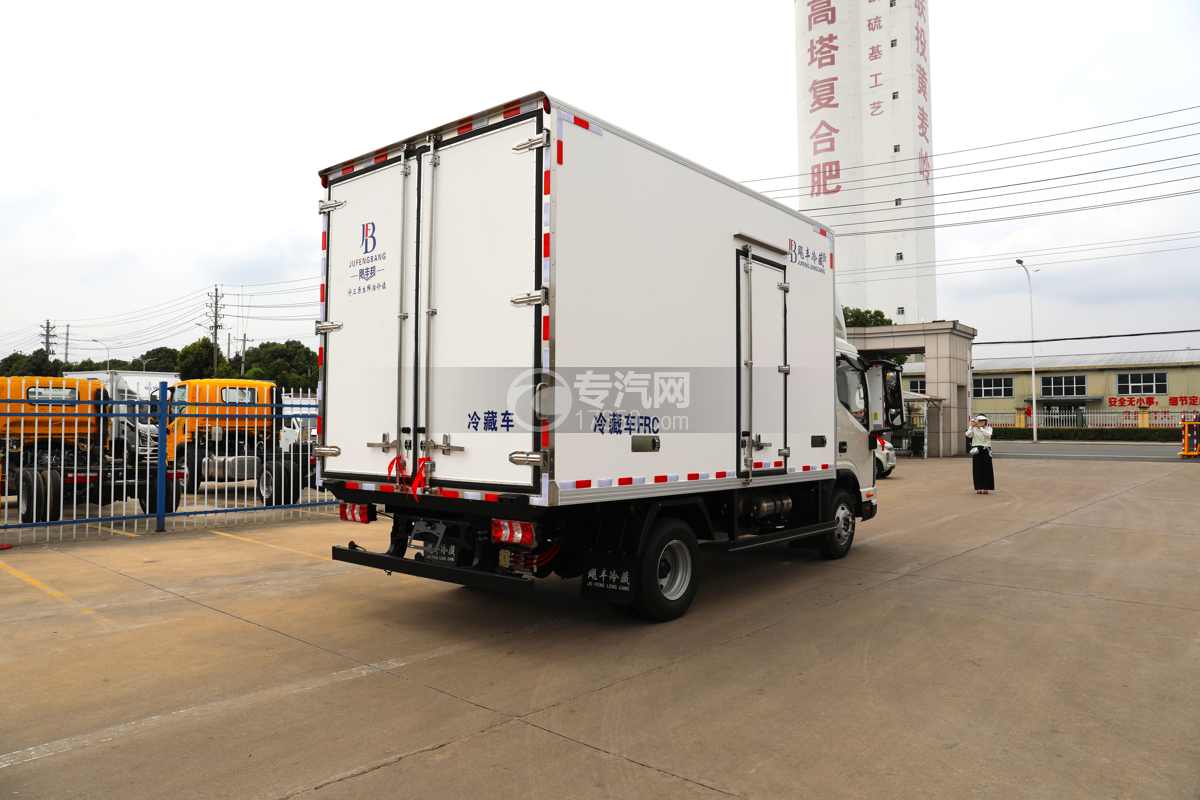 江淮帅铃ES9纯电动双充冷藏车侧后方图