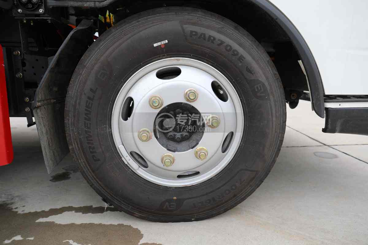 飞碟奥驰EV5（7.7方）纯电绿牌压缩垃圾车轮胎