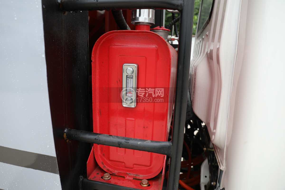 飞碟奥驰EV5（7.7方）纯电绿牌压缩垃圾车上装液压油箱