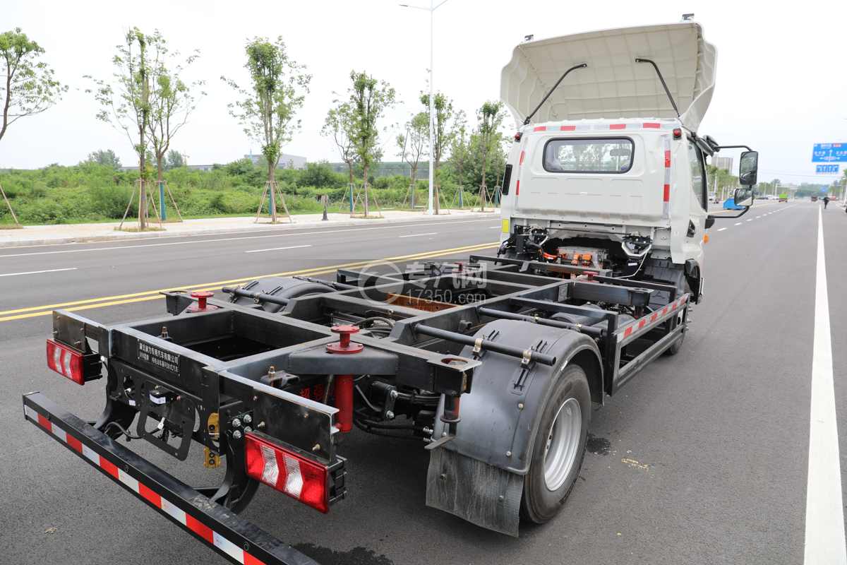 江淮帅铃EV5纯电动车厢可卸式汽车（100.46kwh）底盘细节