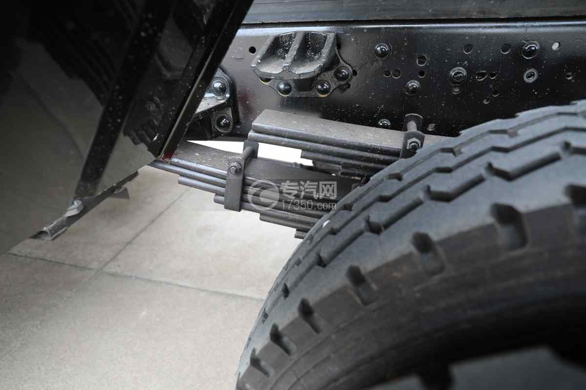 飞碟奥驰V6纯电132度勾臂垃圾车弹簧钢板