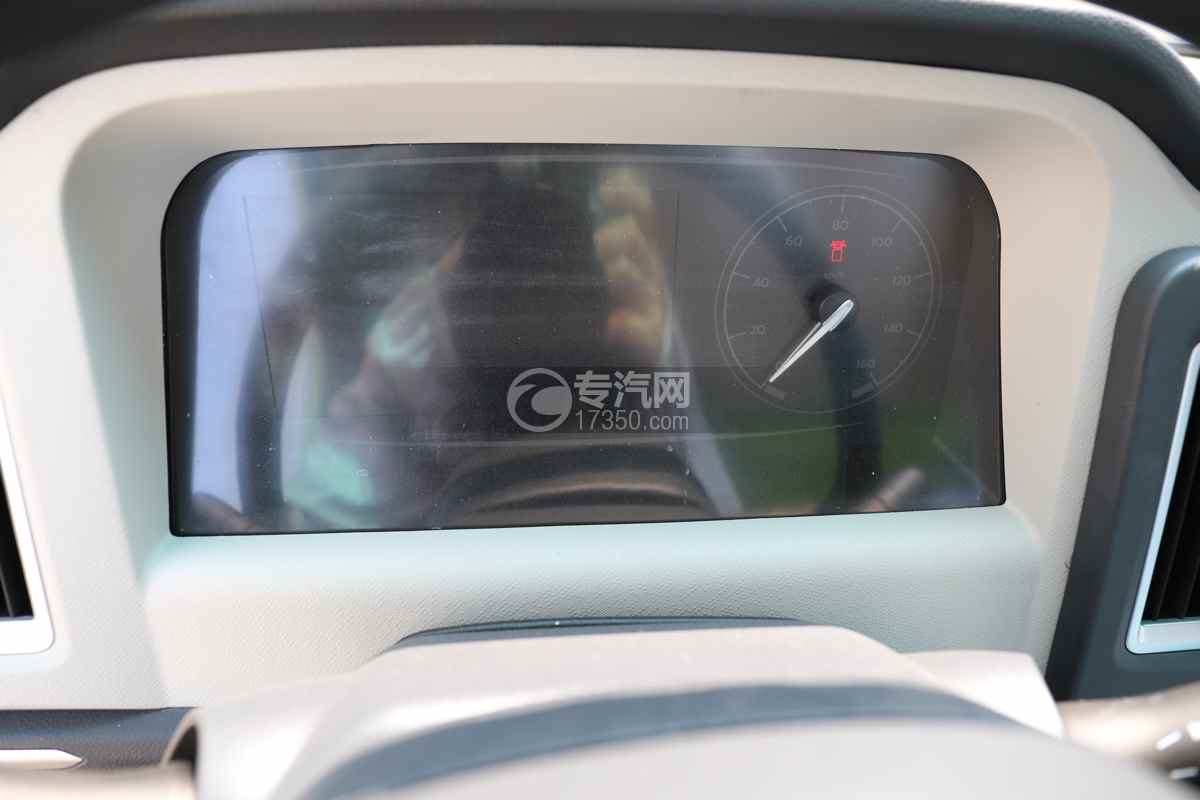 飞碟奥驰V5（地库版132度）勾臂垃圾车仪表盘