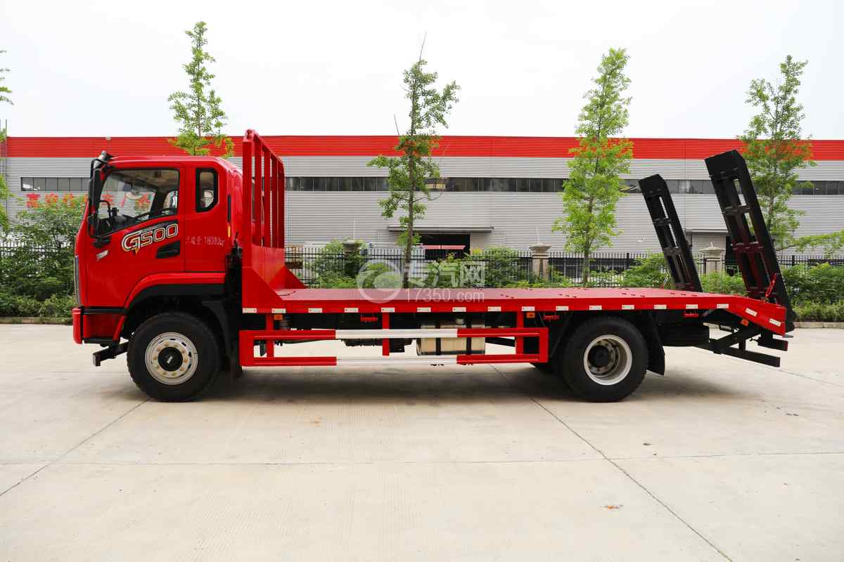陕汽德龍G500平板式货车（18吨新规）侧面图