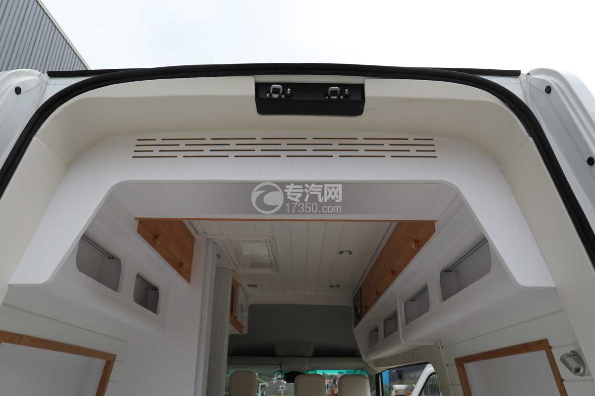 吉利超级VAN宁德天行83度电中轴高顶劲程版旅居车顶部内饰