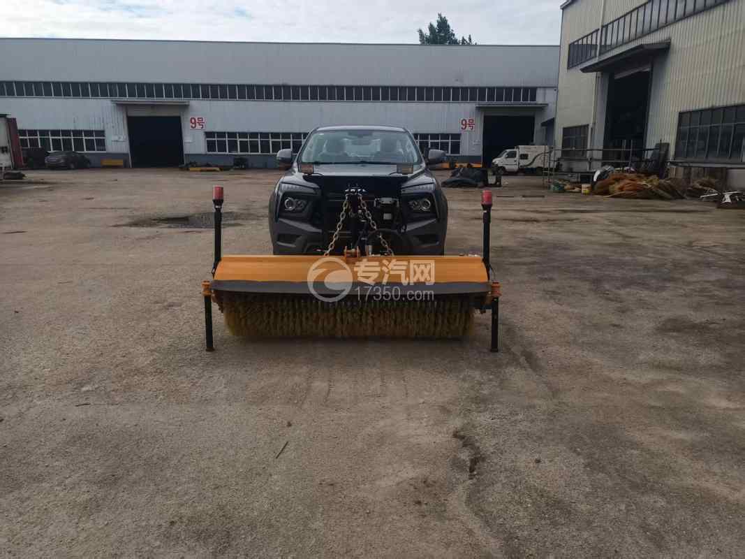 重汽搏胜2.0T自动柴油四驱长轴 青春版除雪车除雪滚刷