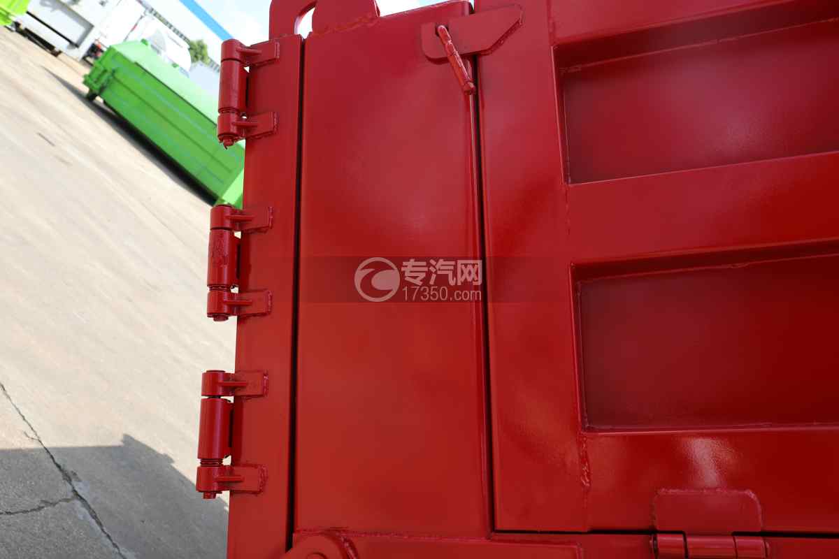 湖北大运致胜14吨抓斗式垃圾车紧锁装置