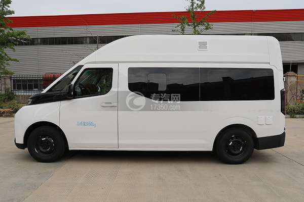 吉利超级van宁德天行83度电中轴高顶劲程版宿营车侧面图