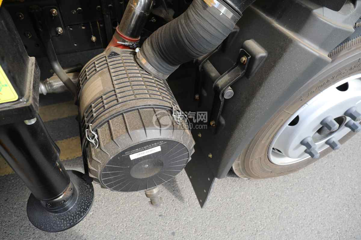 湖北大运G6一拖二带吊清障车（12吨）空滤