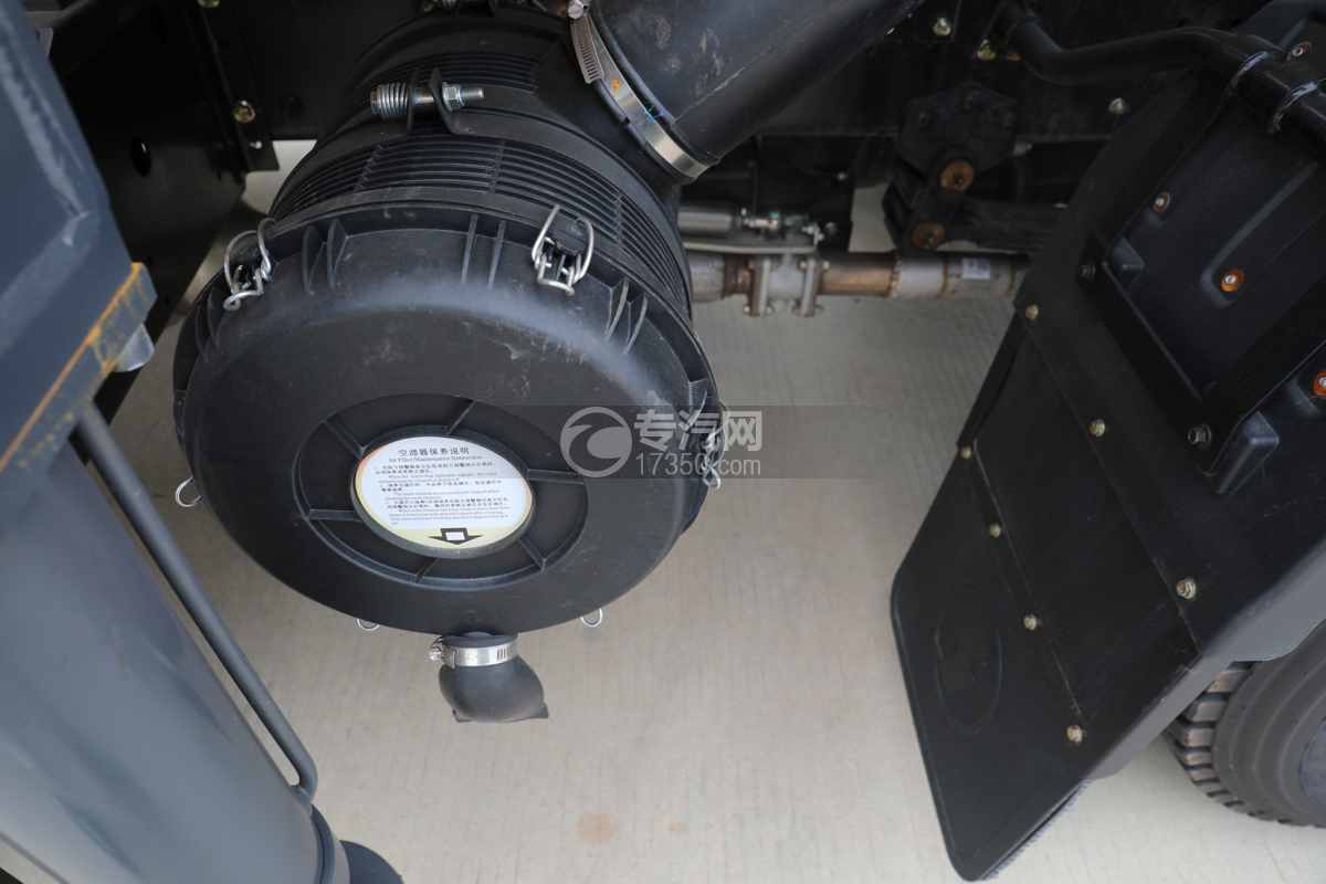陕汽德龍G1一拖二带吊清障车空滤