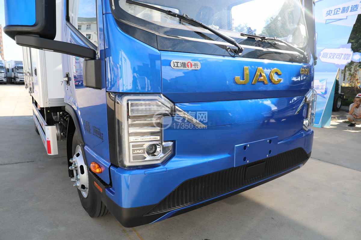 江淮帅铃ES9黄绿牌-140.41kwh纯电冷藏车-新规前大灯组