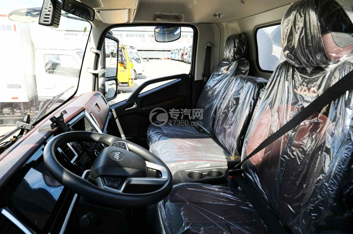 江淮帅铃ES9黄绿牌-140.41kwh纯电冷藏车-新规驾驶室细节图