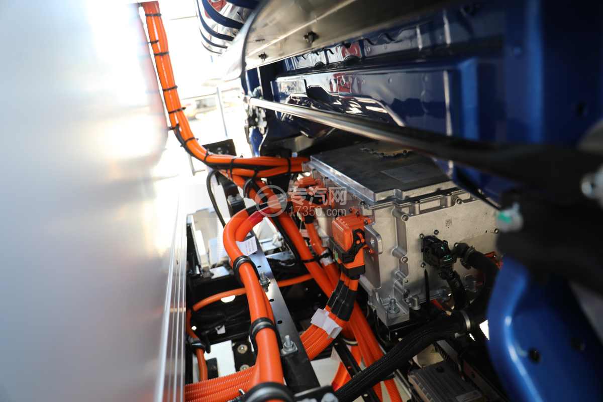 江淮帅铃ES9黄绿牌-140.41kwh纯电冷藏车-新规电控