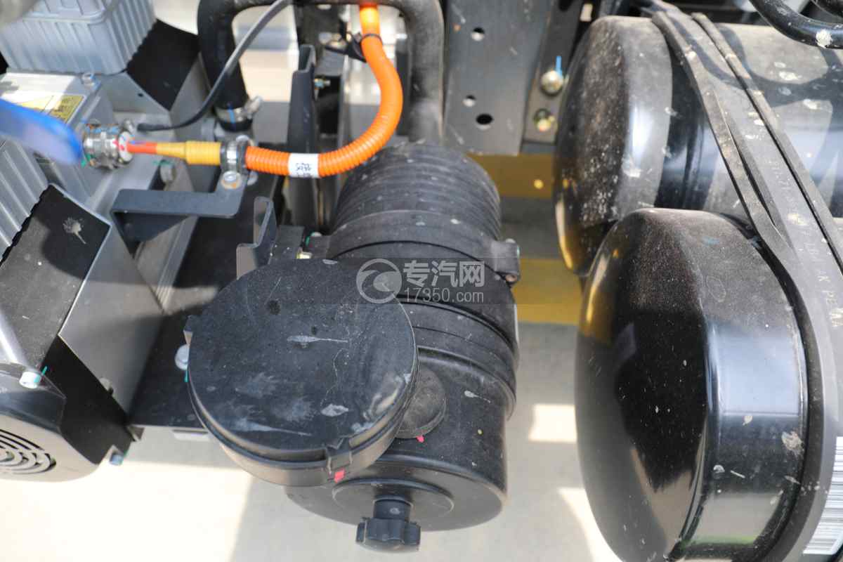 飞碟奥驰EV5纯电黄绿牌6方洒水车空滤