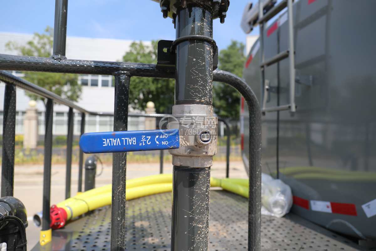 飞碟奥驰EV5纯电黄绿牌6方洒水车阀门
