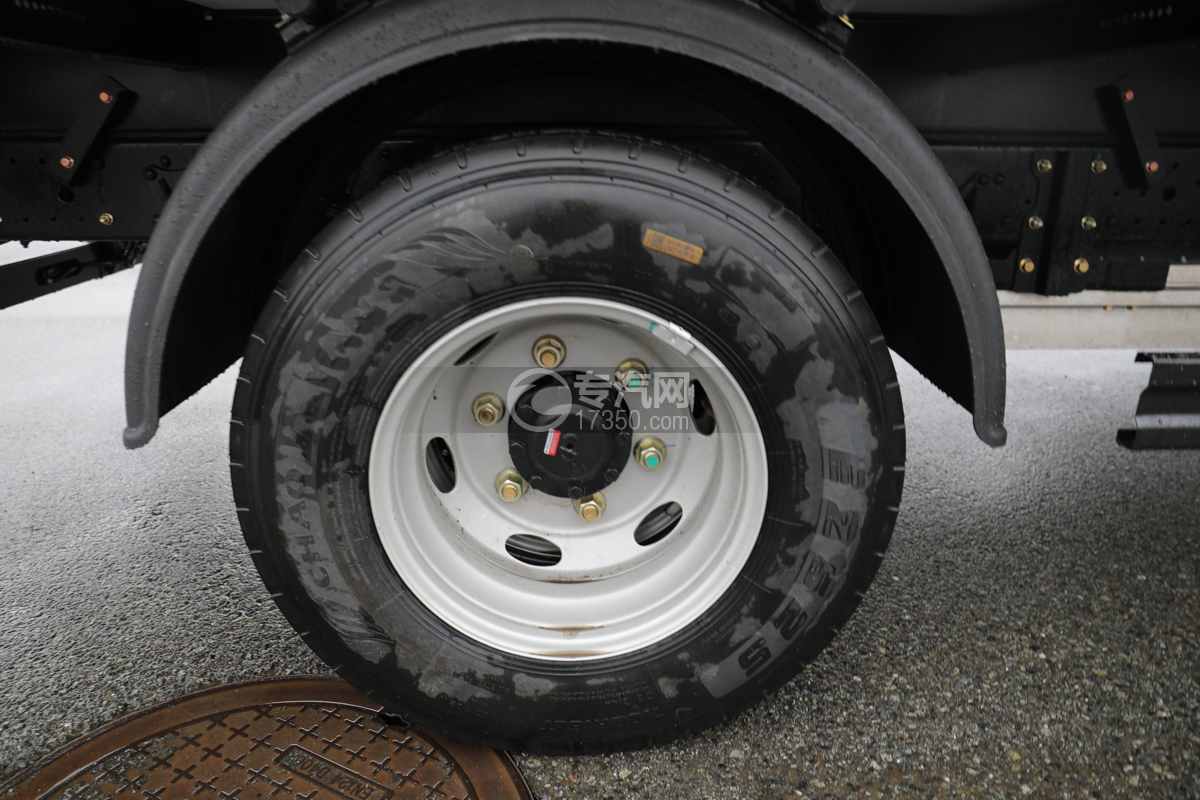 陕汽智云S300宁德165度K8冷藏车（新规）轮胎