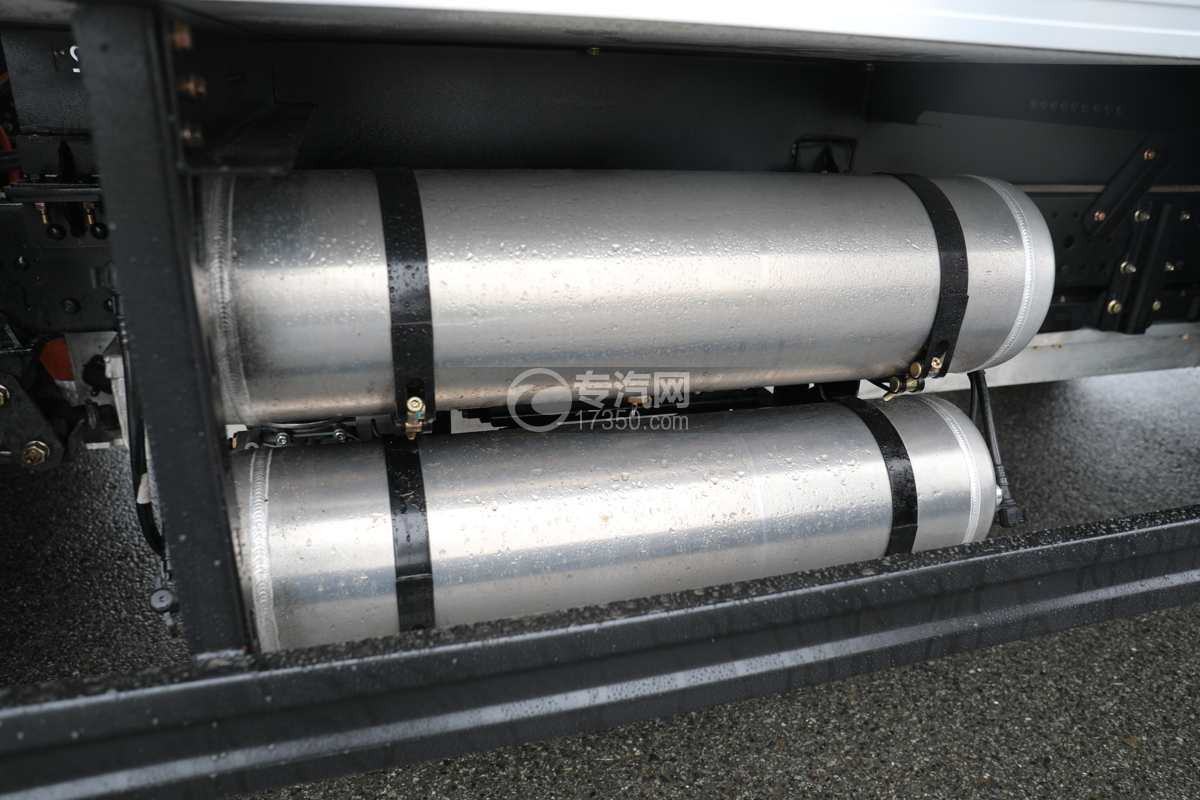 陕汽智云S300宁德165度K8冷藏车（新规）储气罐
