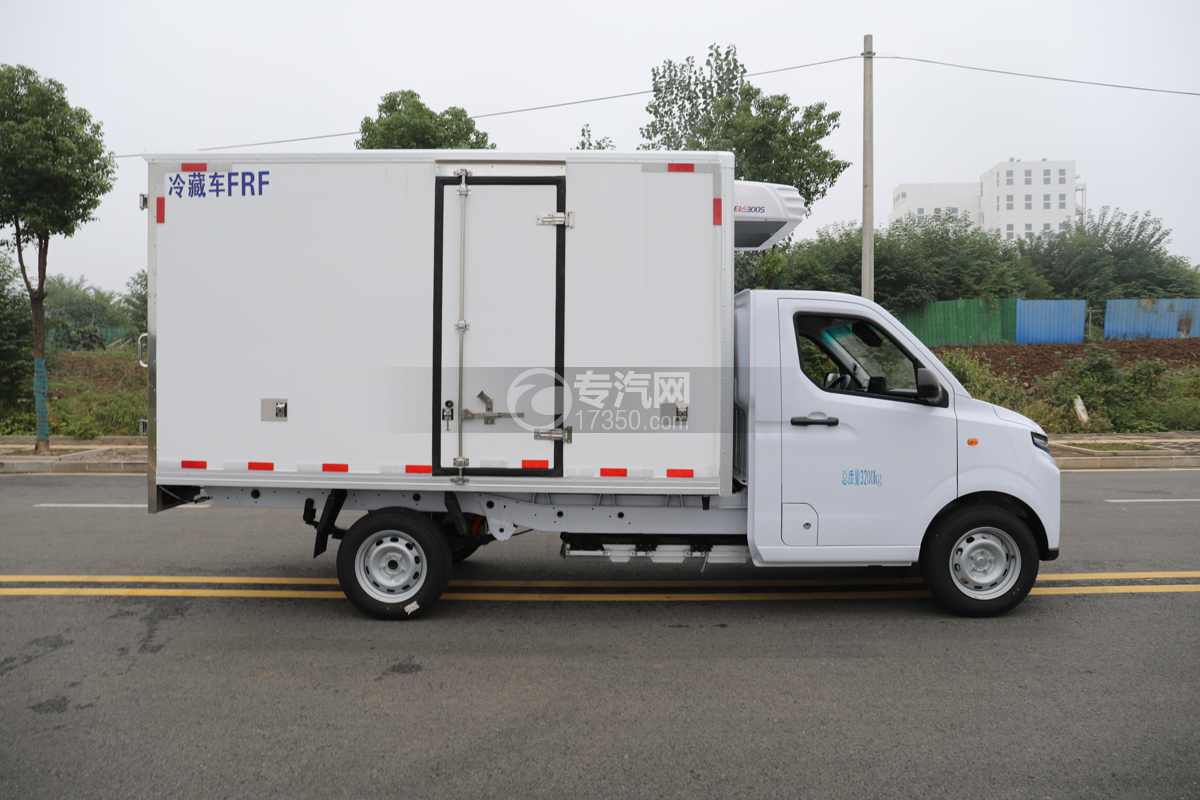 吉利 F1E（金标）纯电动冷藏车（小微卡）侧面图