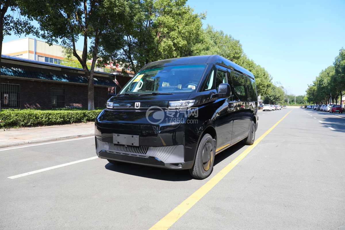 吉利宁德83度电 中轴 驭程版（明窗）超级van宿营车-黑色左前45度图
