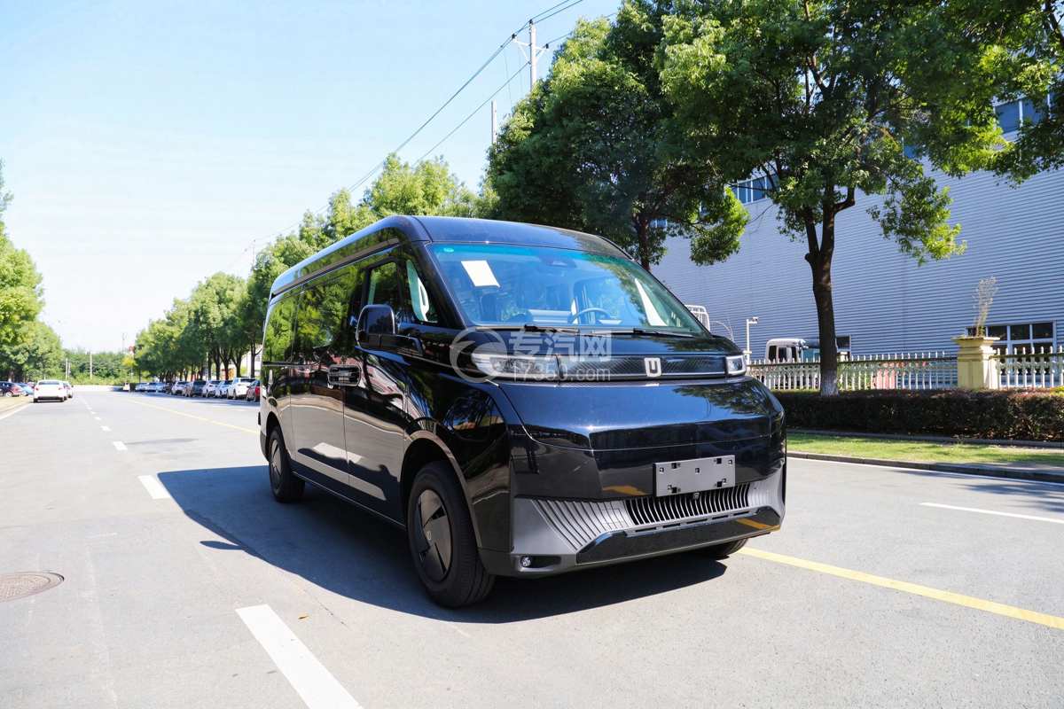 吉利宁德83度电 中轴 驭程版（明窗）超级van宿营车-黑色