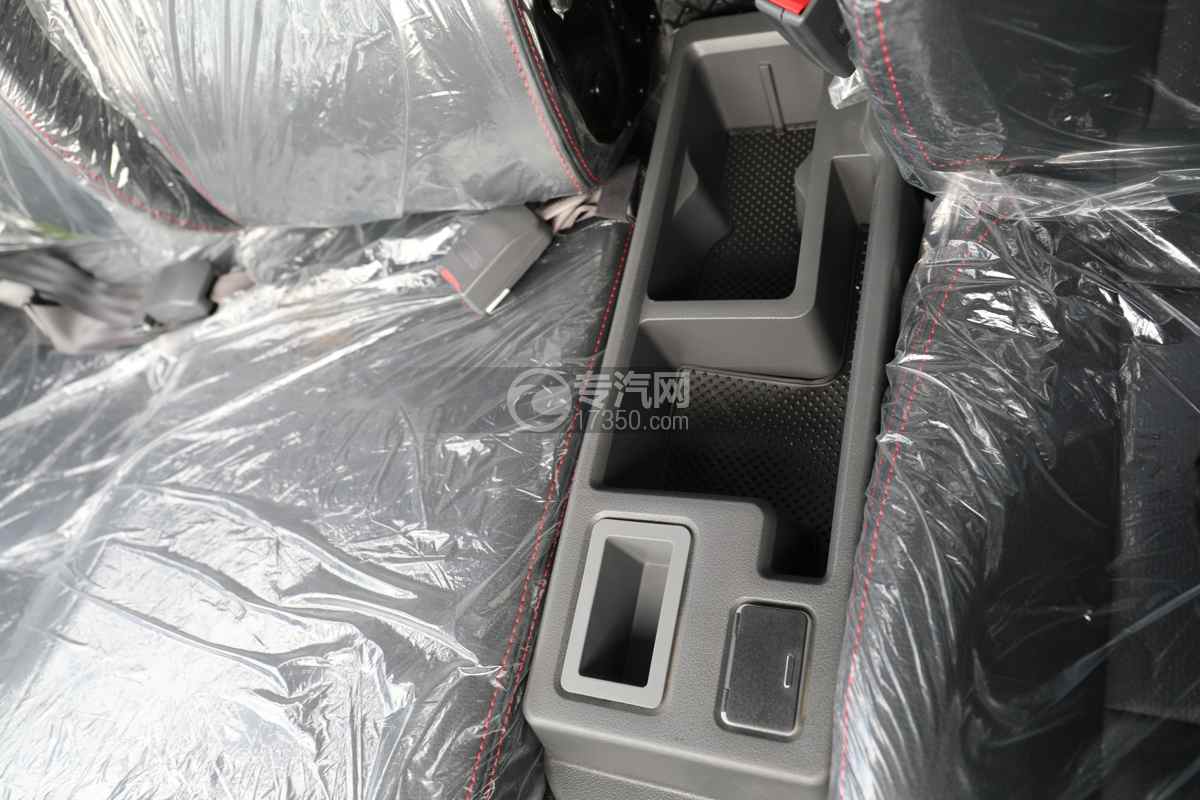 江淮帅铃EV5-100.46Kwh纯电动冷藏车--新规置物框