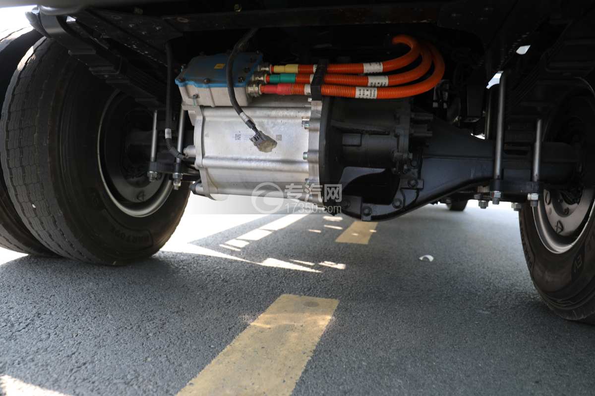 飞碟奥驰EV5纯电蓝牌餐厨垃圾车后桥