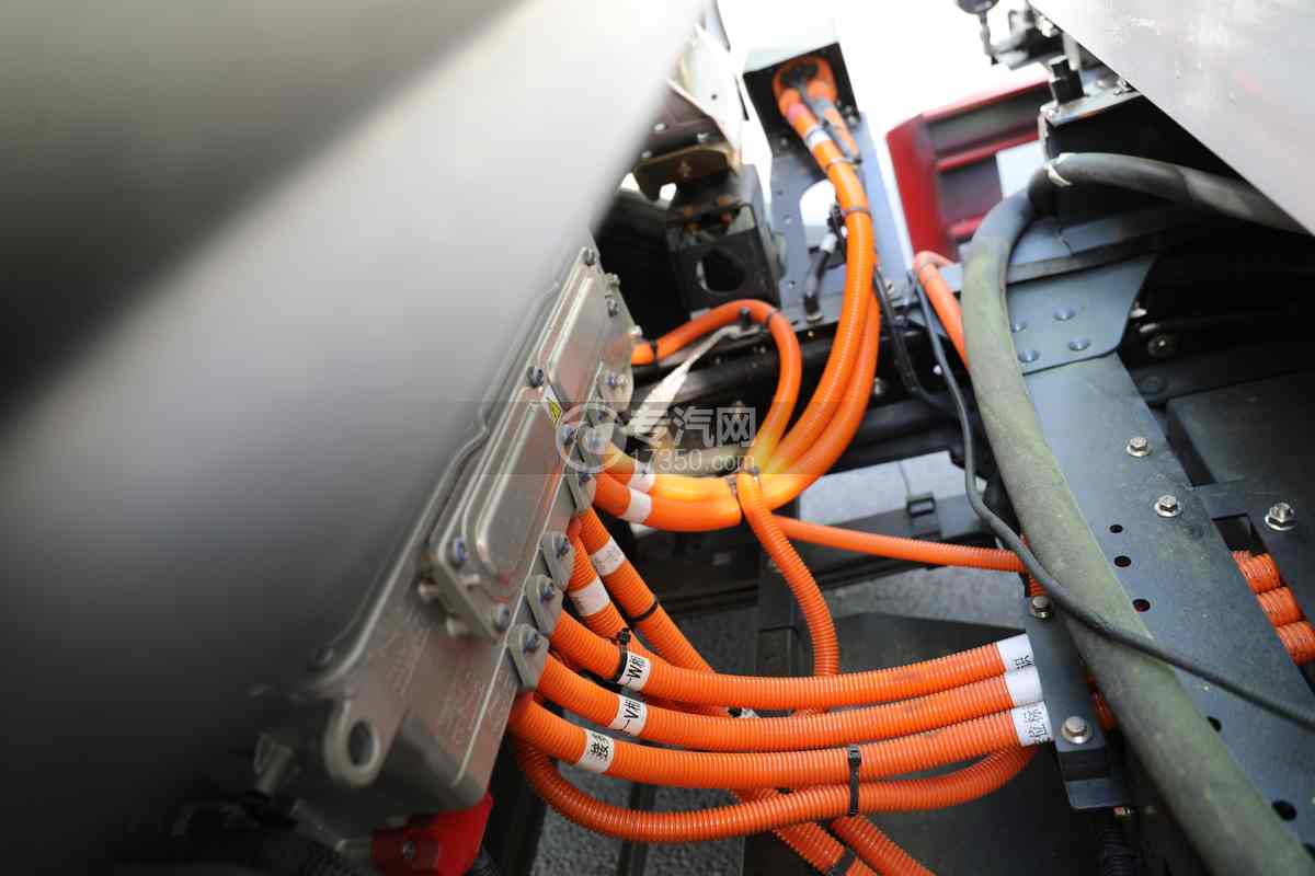 飞碟奥驰EV5纯电蓝牌餐厨垃圾车电控