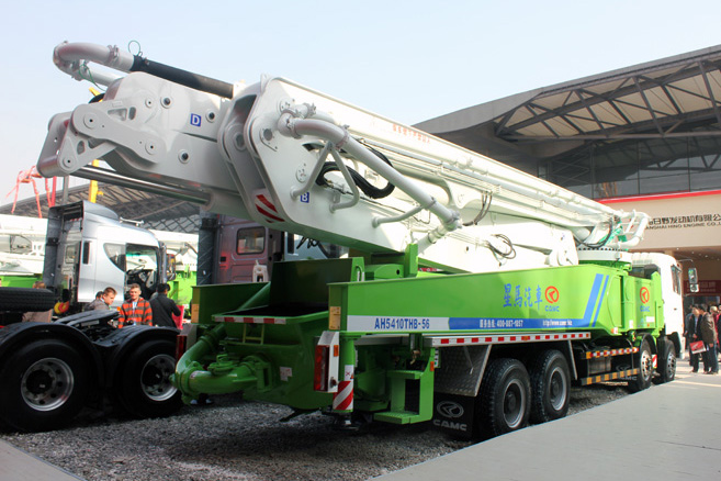 华菱56米长臂架式混凝土泵车项目通过验收